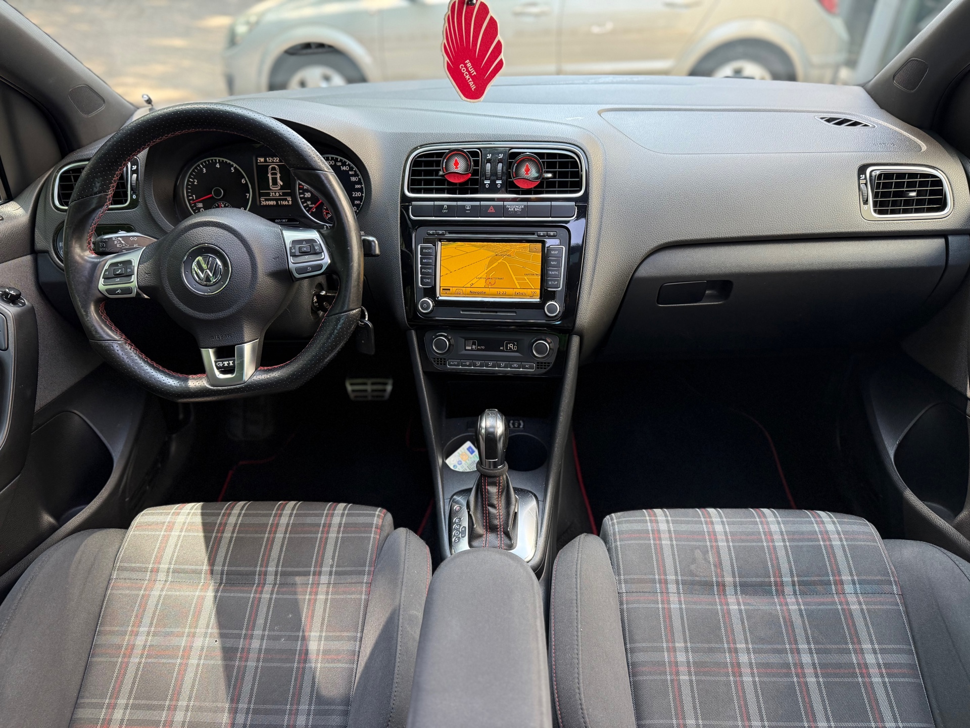 volkswagen-polo-image4.jpg