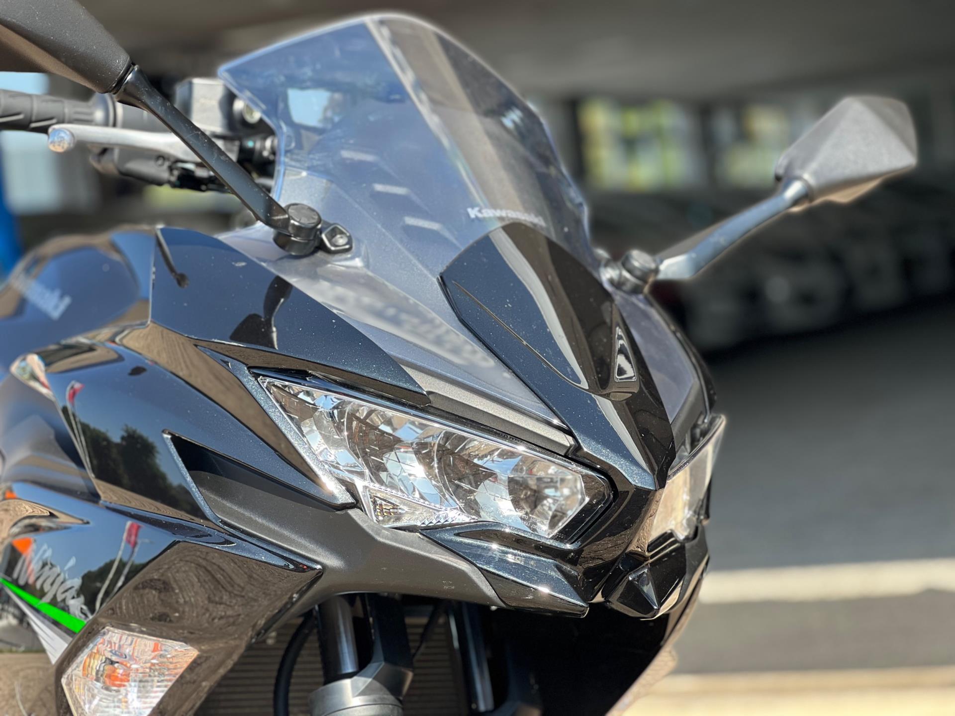 kawasaki--image10.jpg