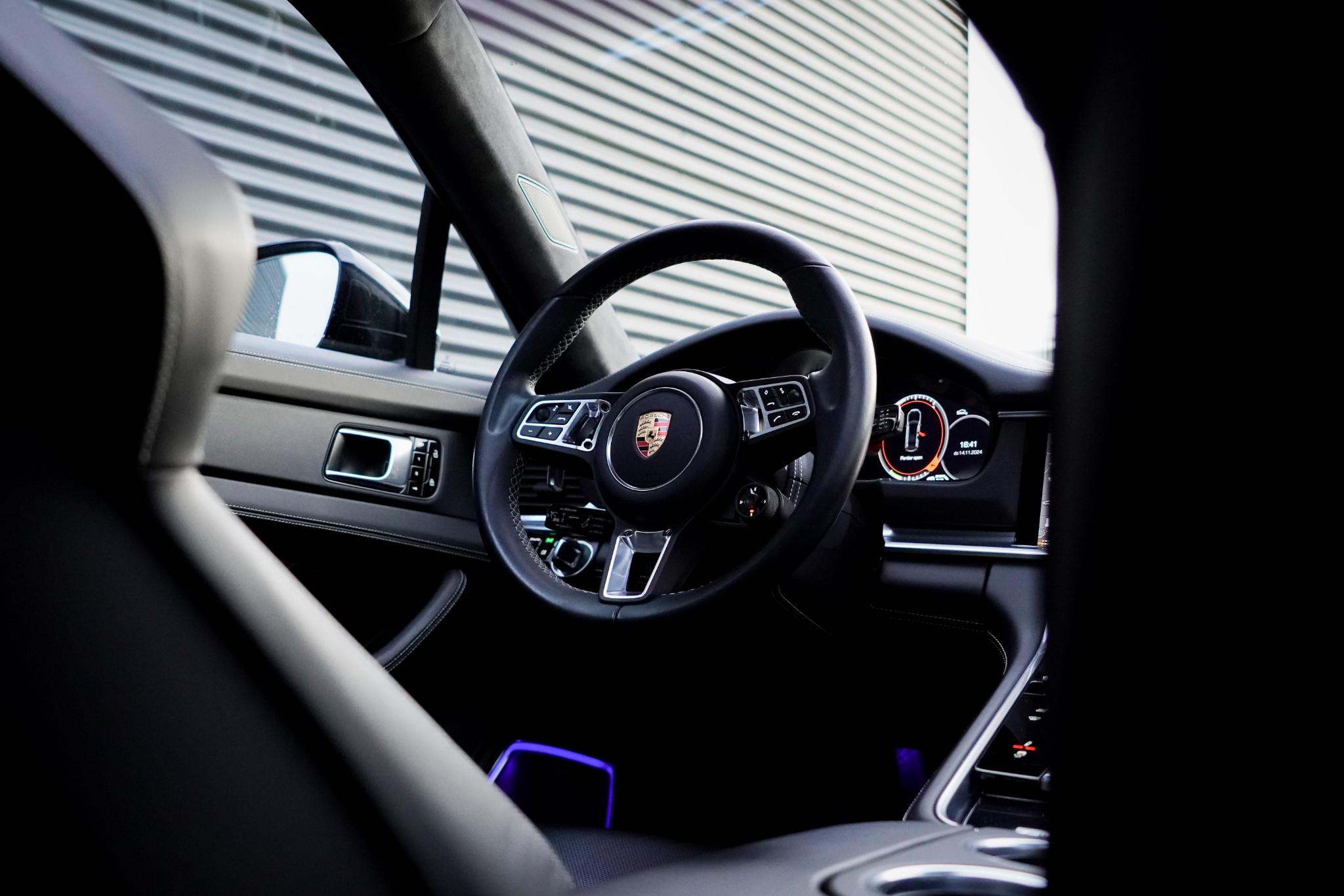porsche-panamera-image2.jpg