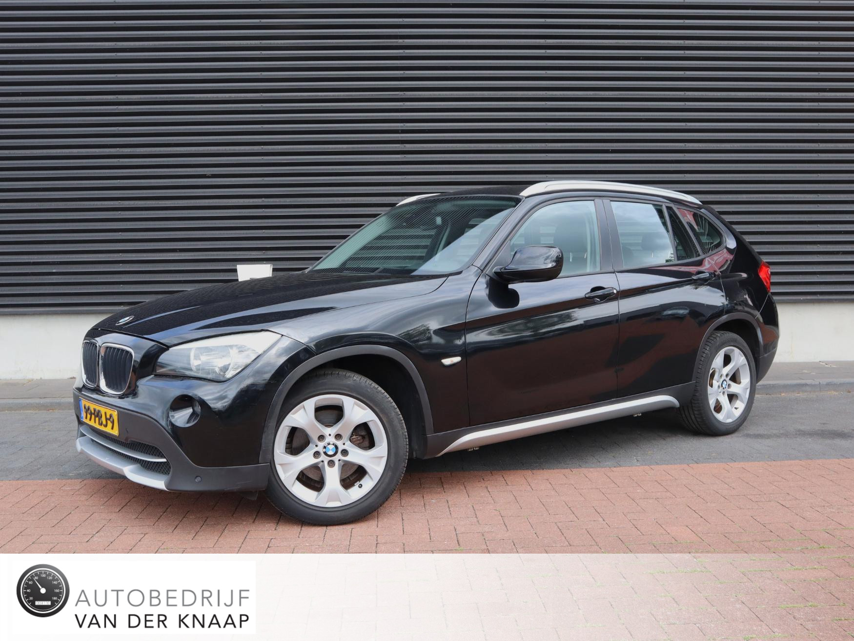 313694077/bmw-x1-image1.jpg