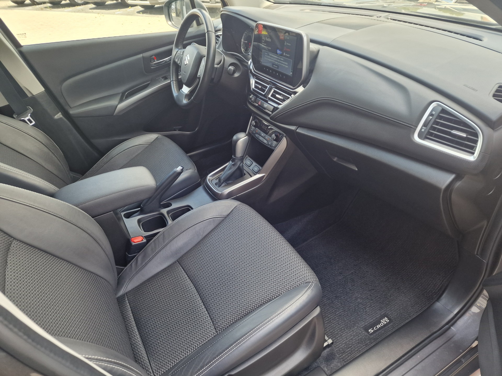 suzuki-s-cross-image7.jpg