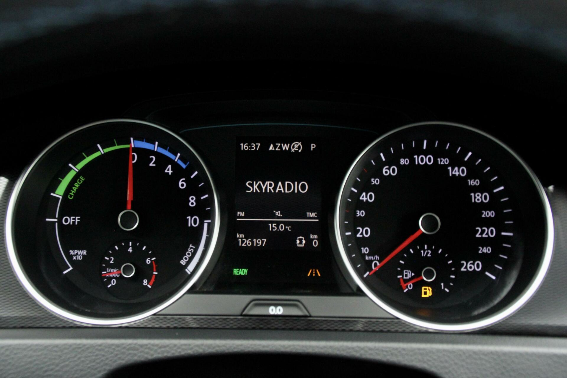 volkswagen-golf-image8.jpg