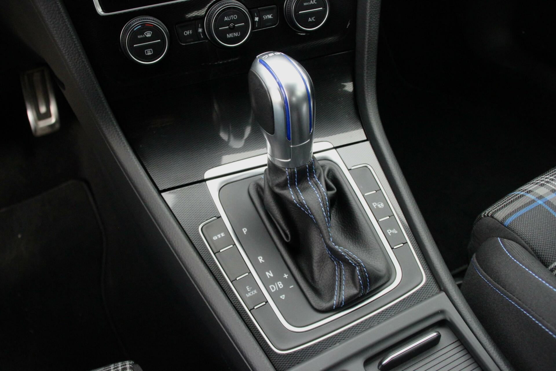 volkswagen-golf-image9.jpg