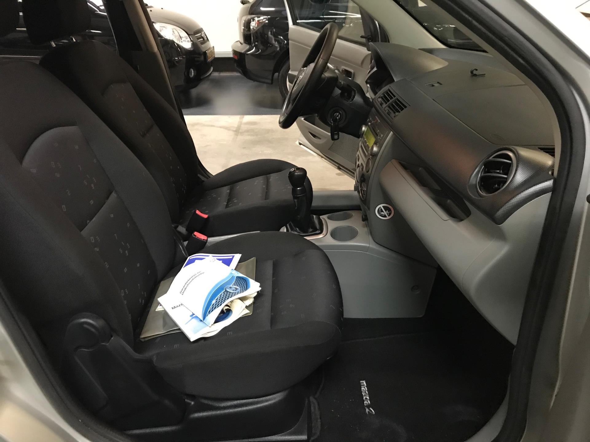 mazda-2-image10.jpg