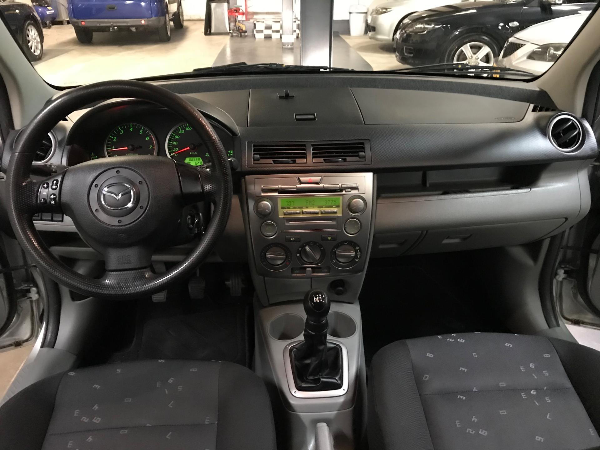 mazda-2-image6.jpg
