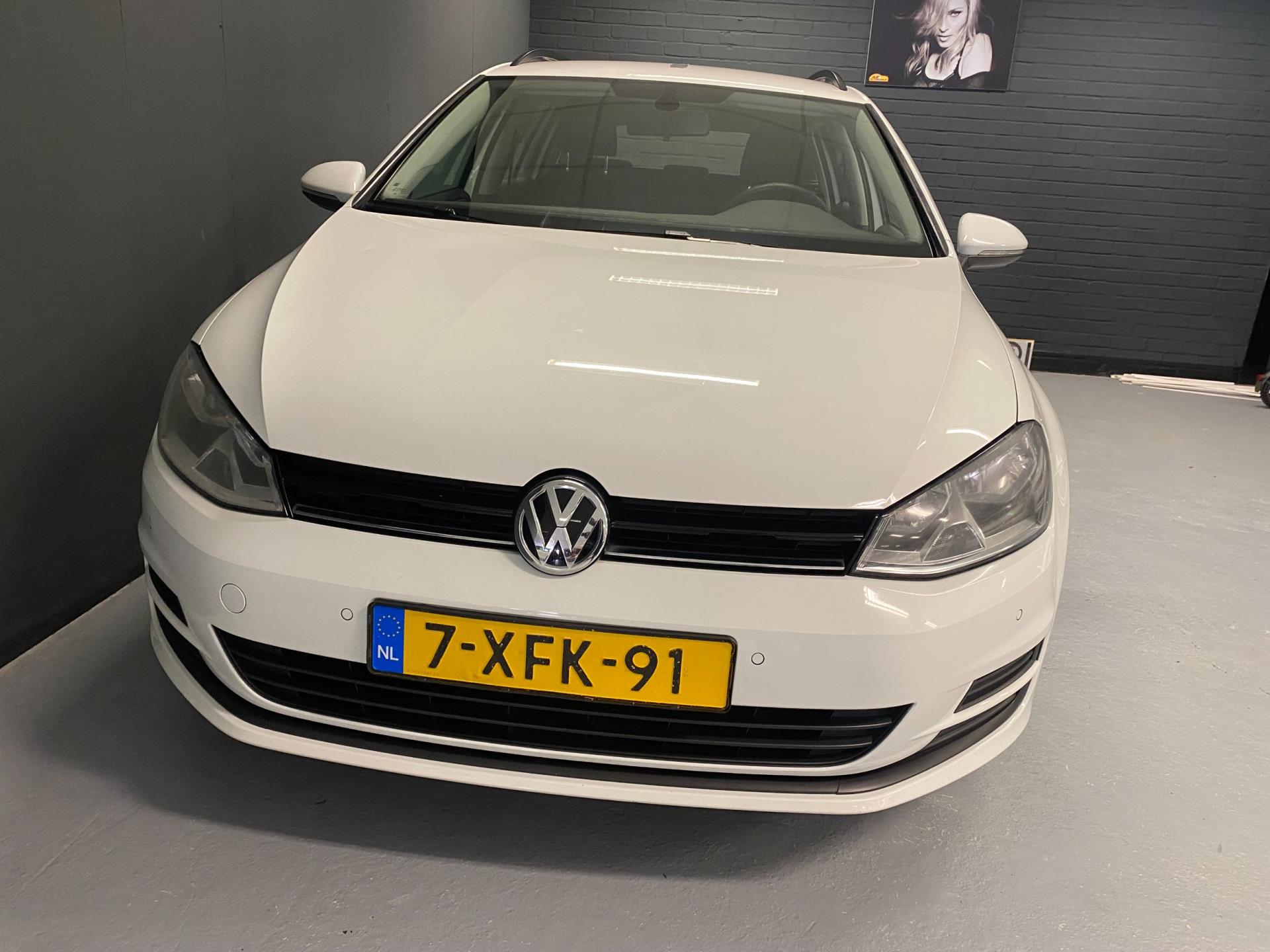 volkswagen-golf-variant-image2.jpg