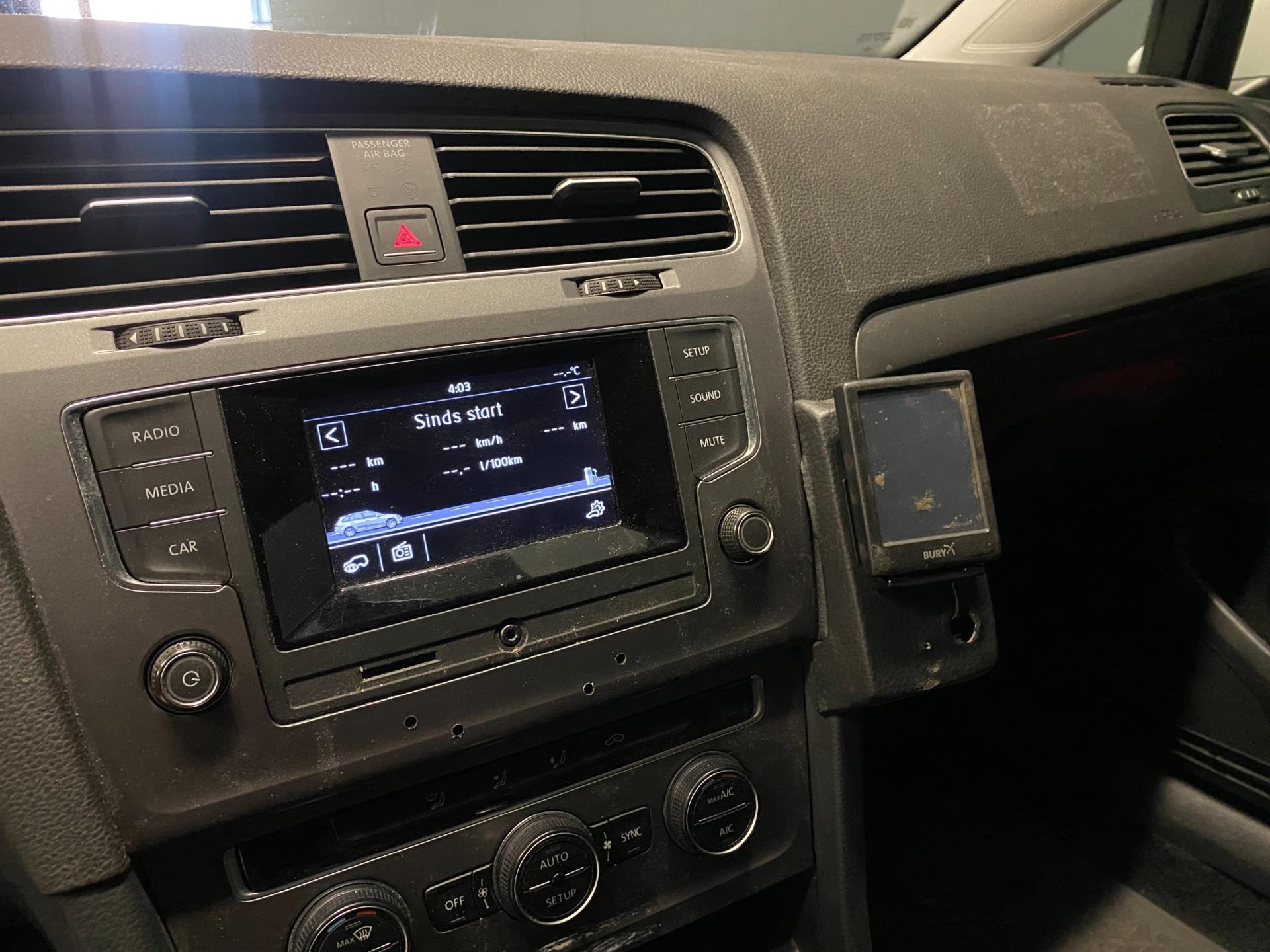 volkswagen-golf-variant-image7.jpg