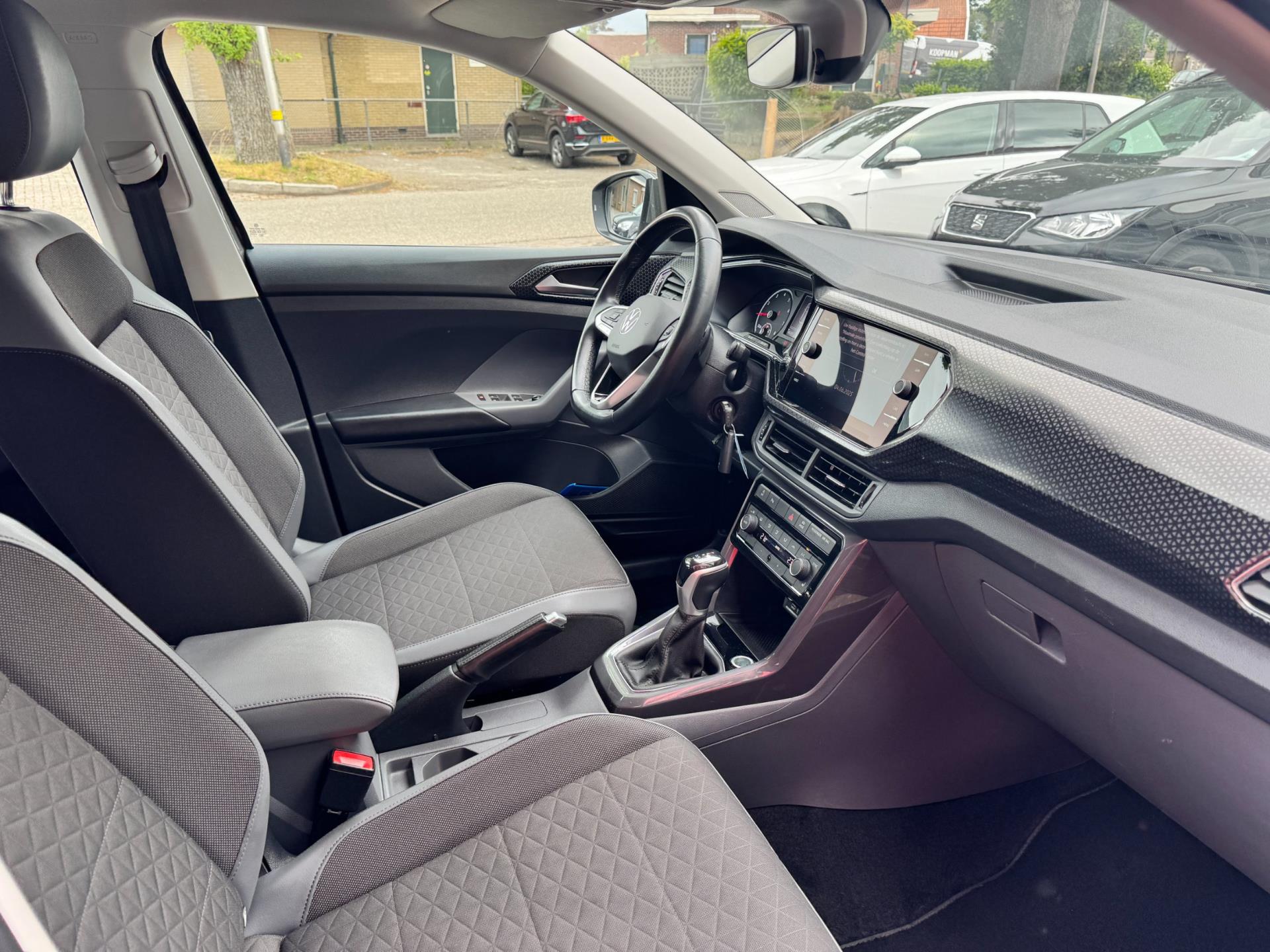 volkswagen-t-cross-image7.jpg