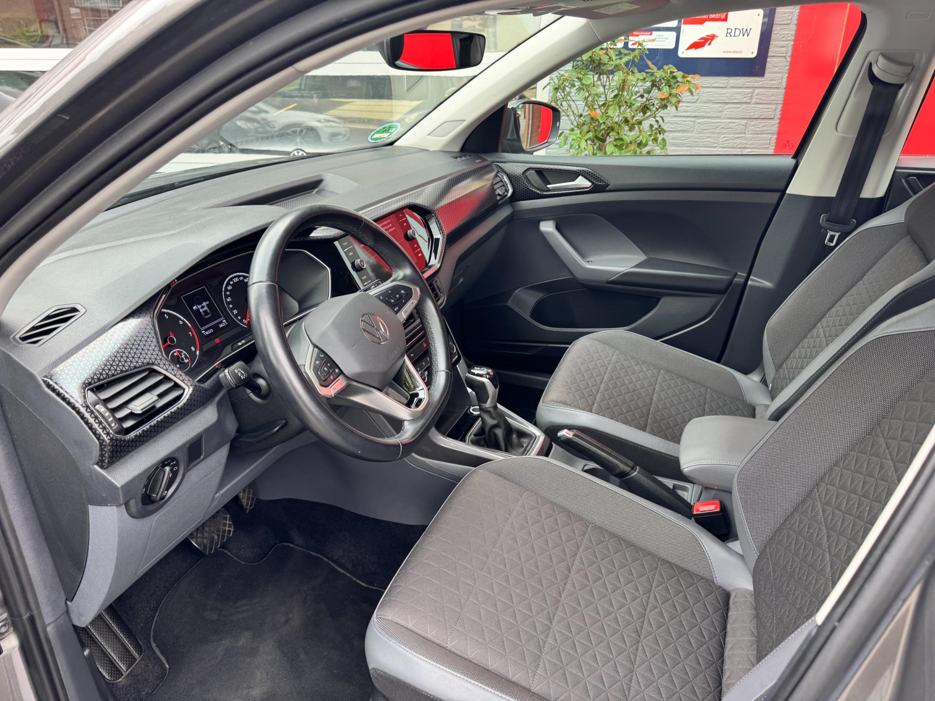 volkswagen-t-cross-image8.jpg