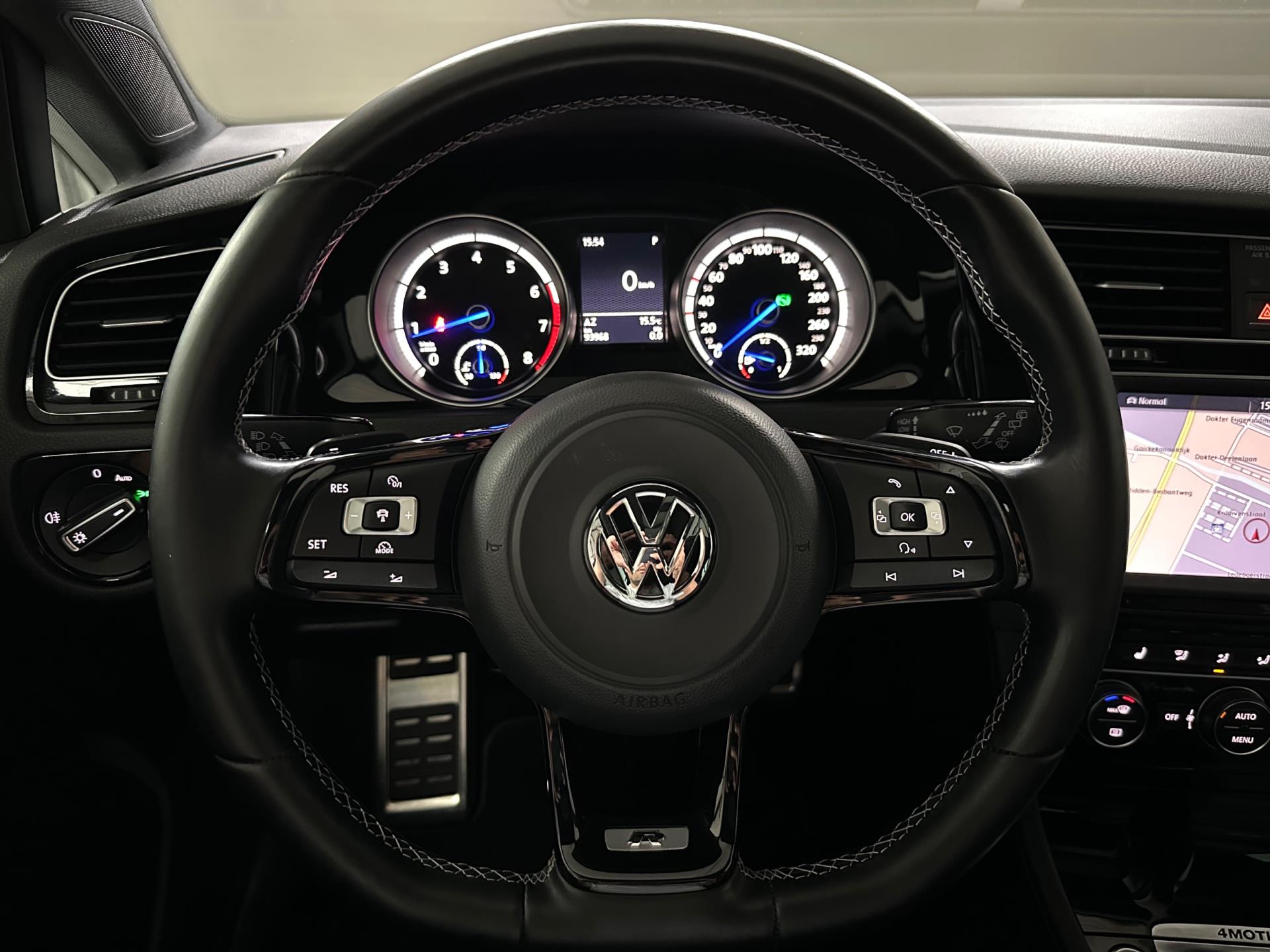 volkswagen-golf-image10.jpg