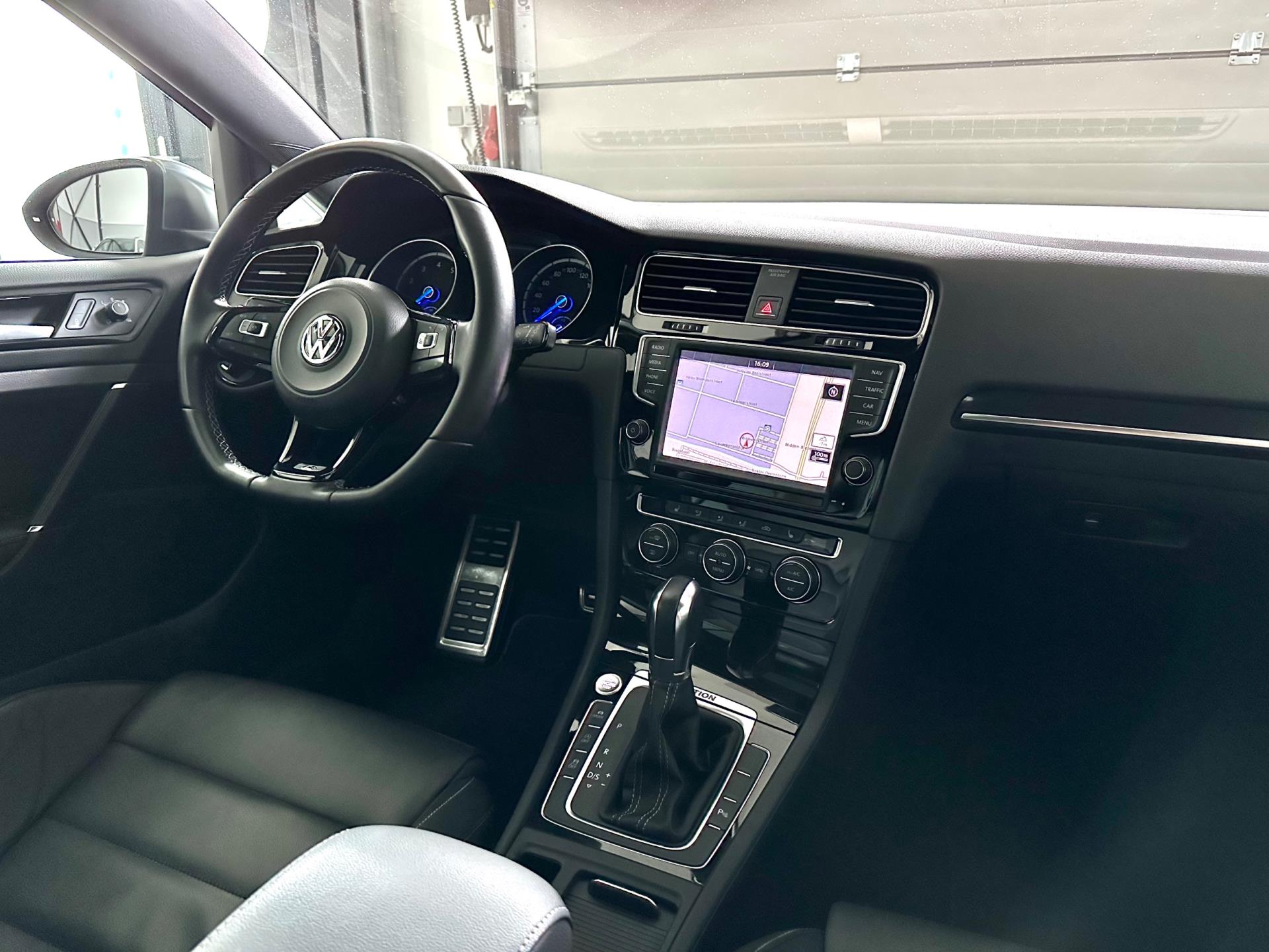 volkswagen-golf-image8.jpg