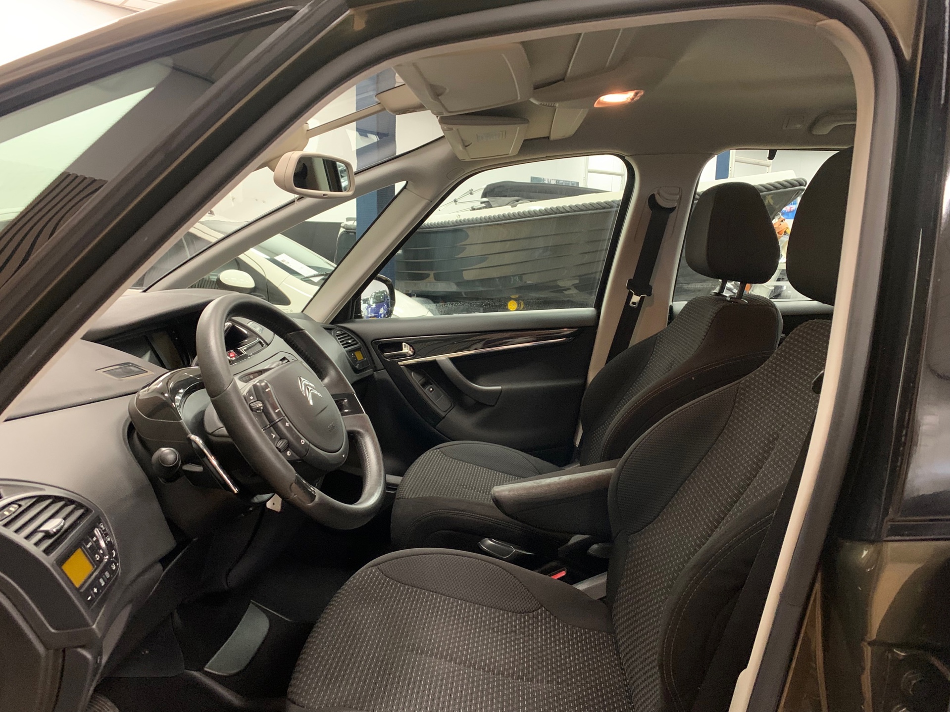 citroen-grand-c4-picasso-image8.jpg
