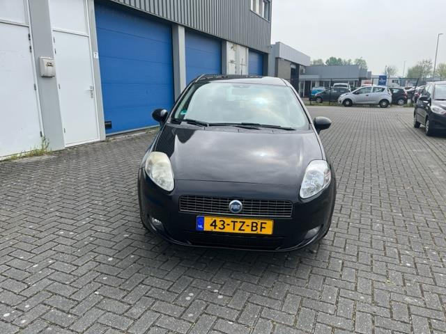 fiat-grande-punto-image3.jpg