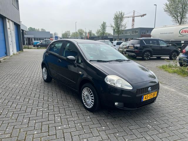 fiat-grande-punto-image4.jpg