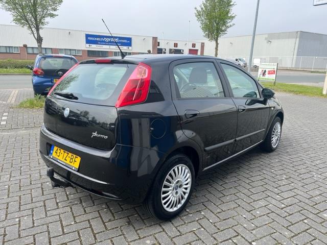 fiat-grande-punto-image6.jpg