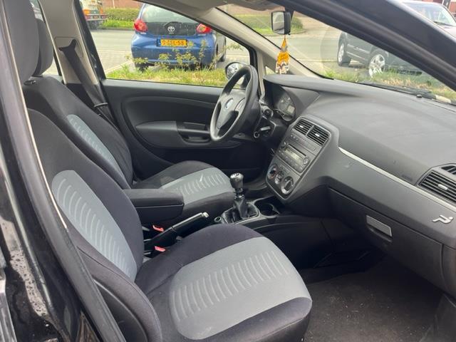 fiat-grande-punto-image8.jpg