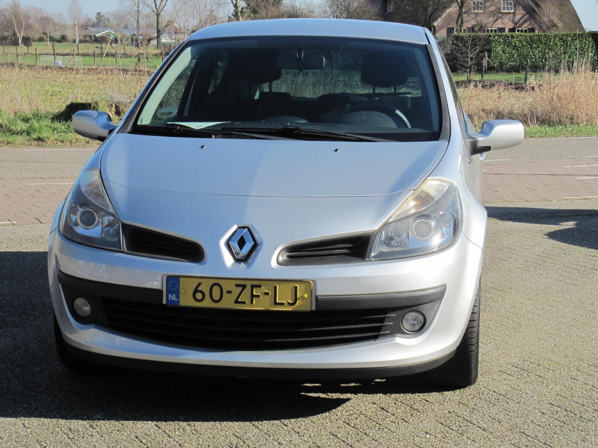 renault-clio-image2.jpg