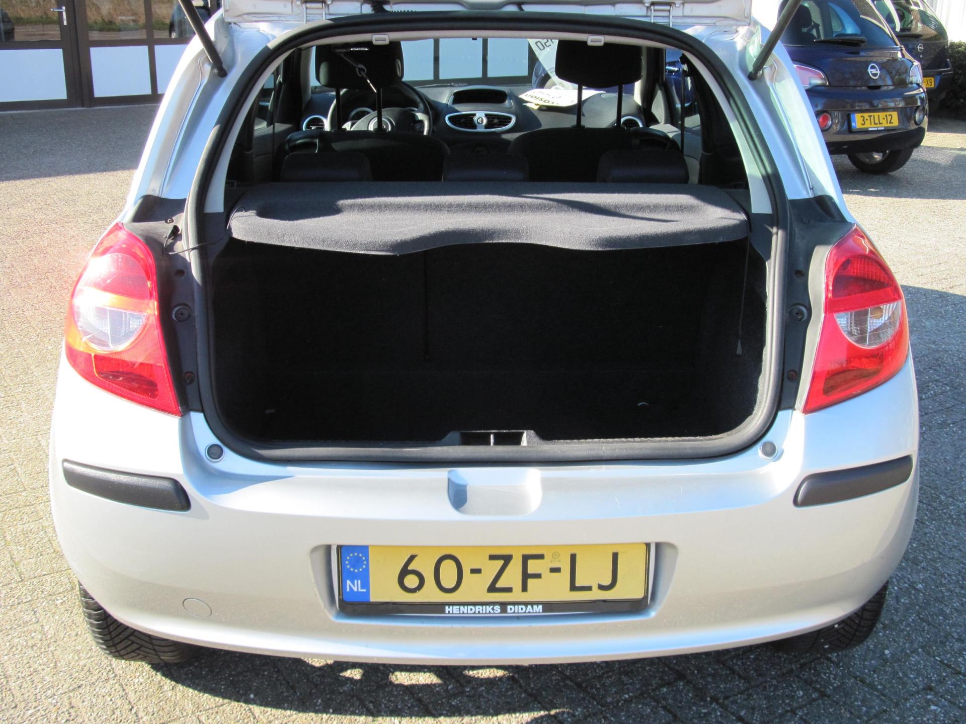 renault-clio-image9.jpg