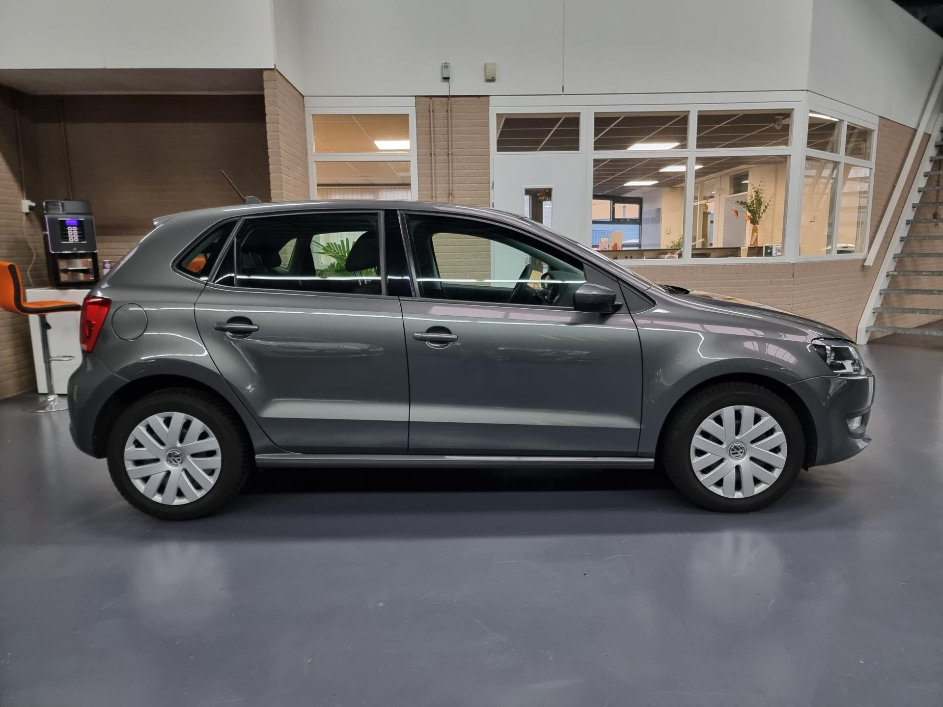 volkswagen-polo-image4.jpg