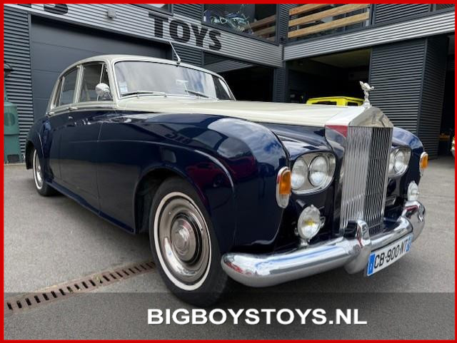 rolls-royce-silver-cloud-image3.jpg