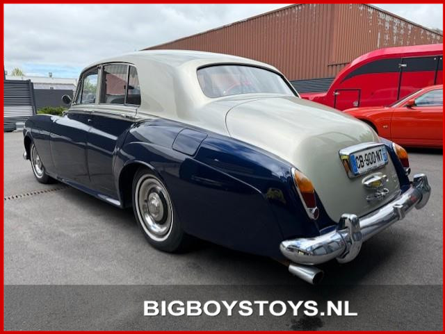 rolls-royce-silver-cloud-image5.jpg