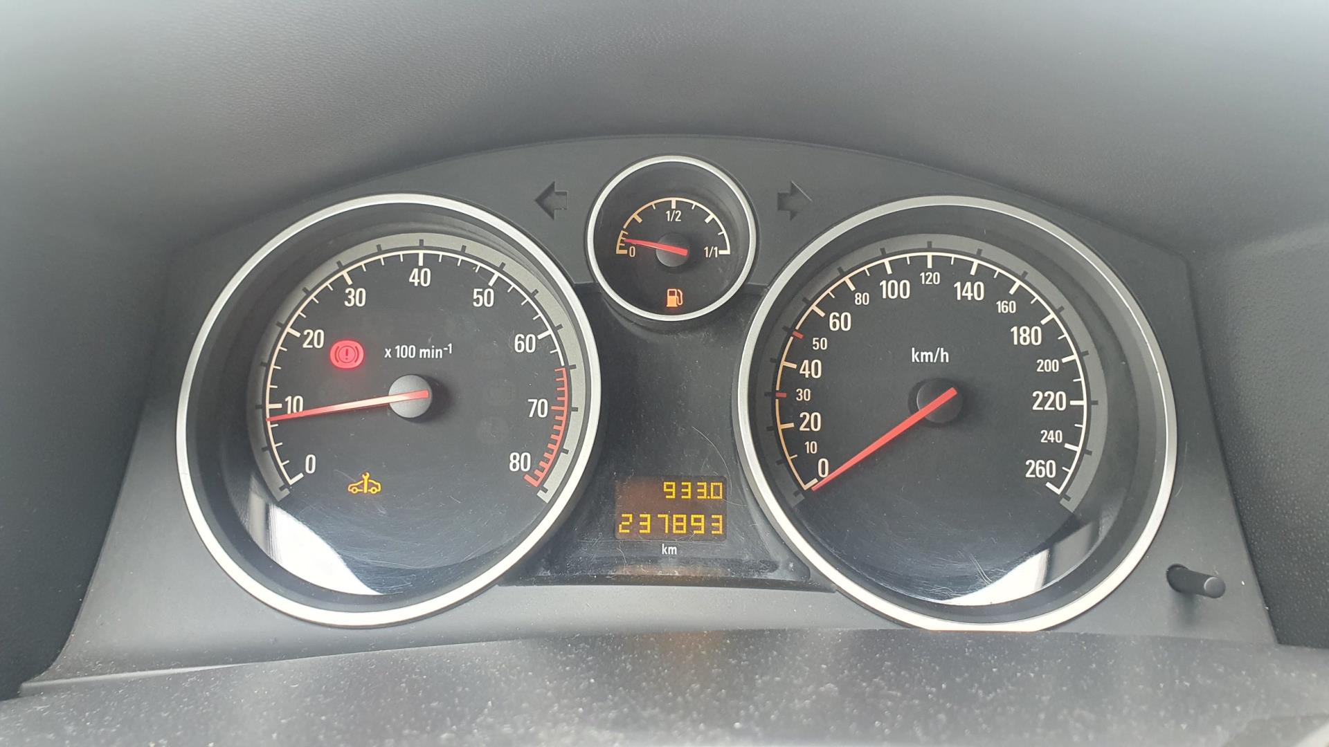 opel-astra-image10.jpg