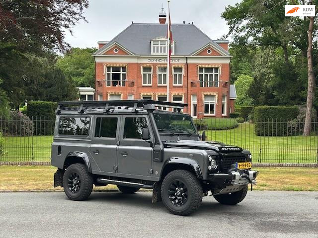 353629029/land-rover-defender-image1.jpg
