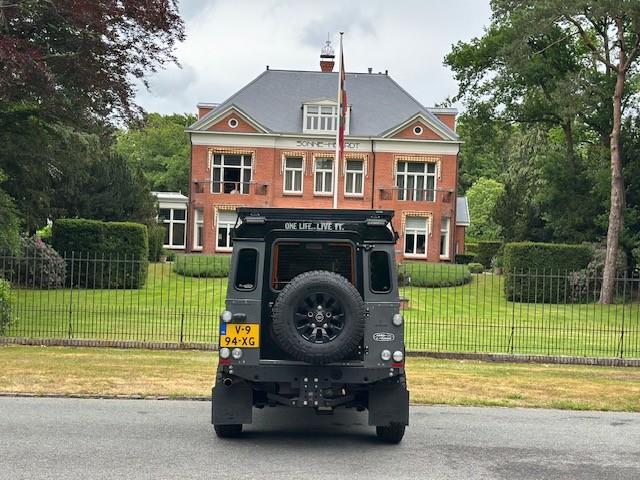 land-rover-defender-image7.jpg