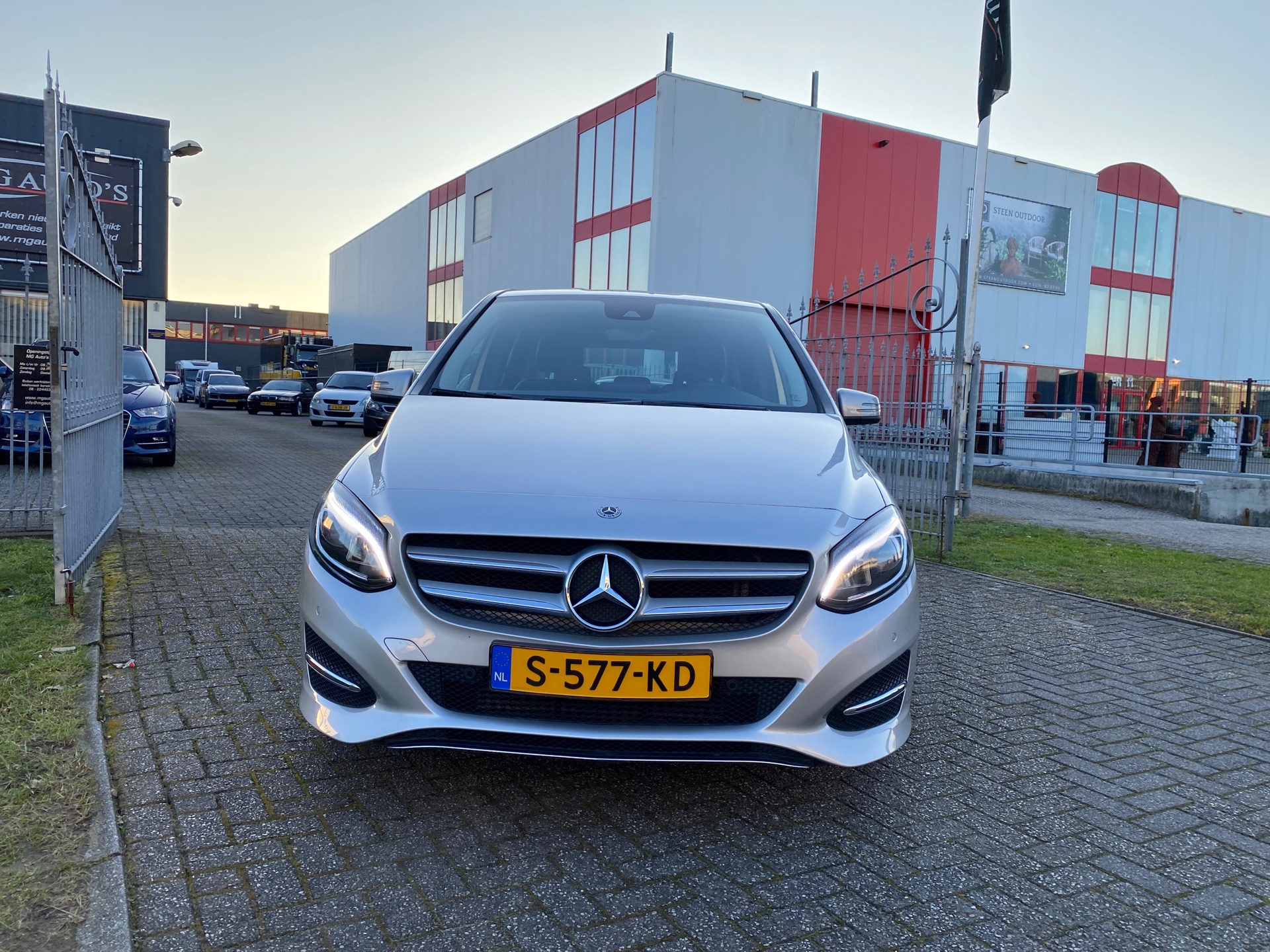 mercedes-benz-b-klasse-image2.jpg
