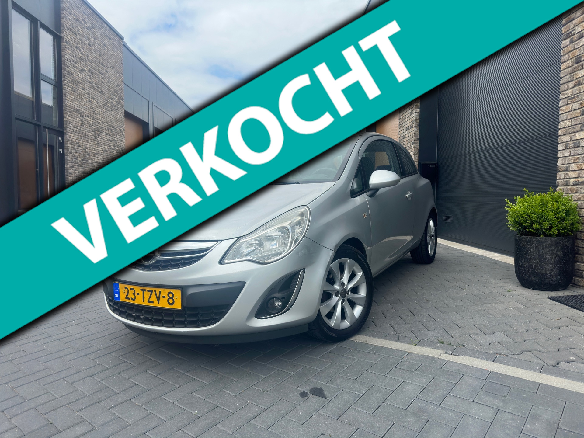 365471490/opel-corsa-image1.jpg