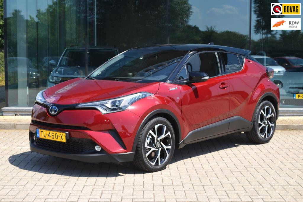 366182645/toyota-c-hr-image1.jpg
