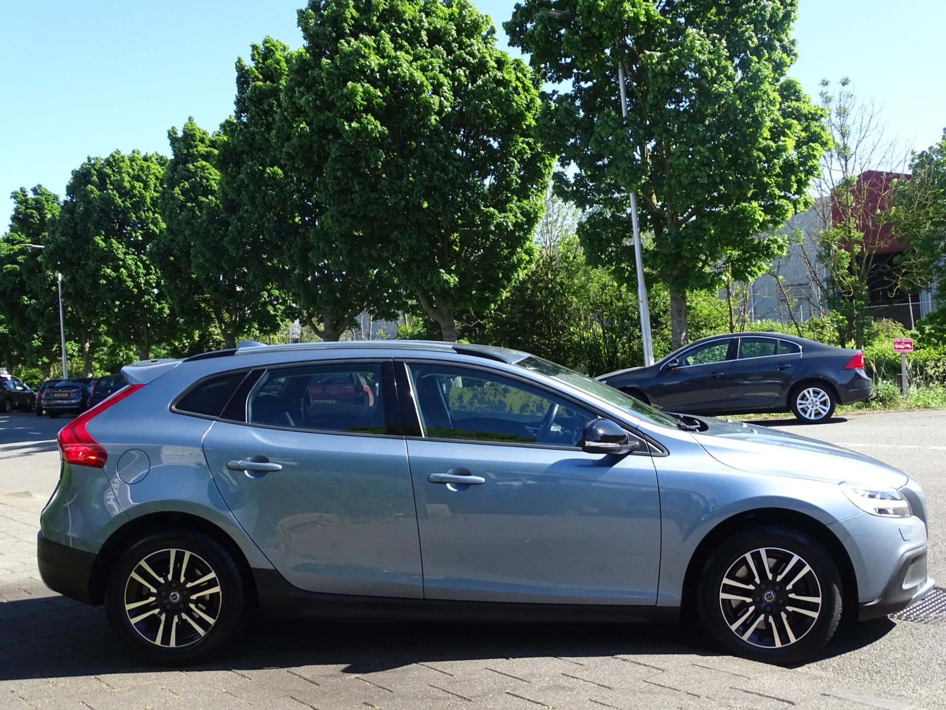 volvo-v40-image7.jpg