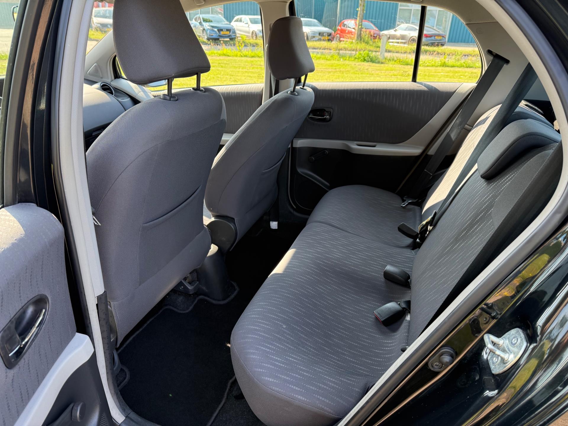 toyota-yaris-image4.jpg