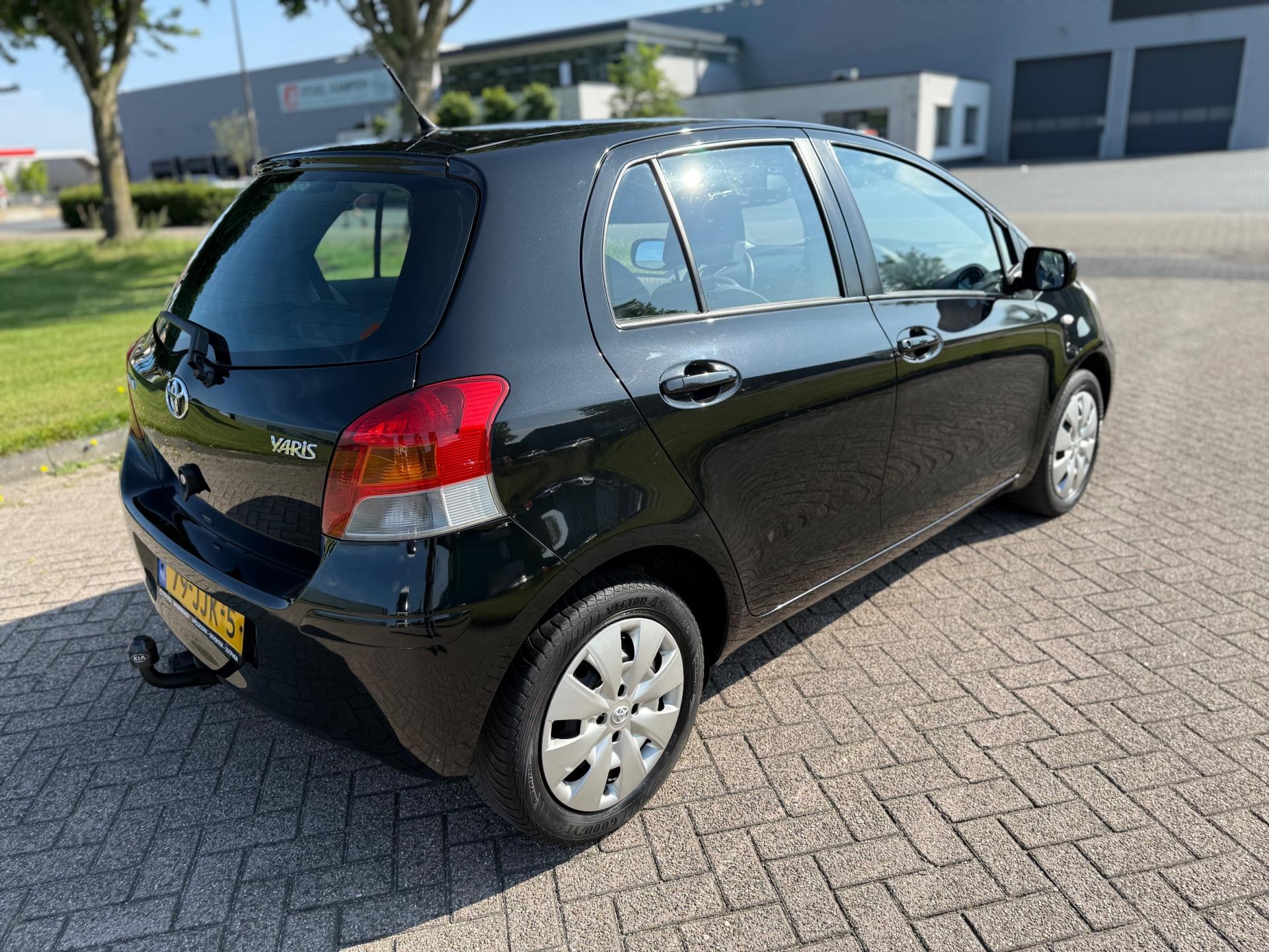 toyota-yaris-image8.jpg