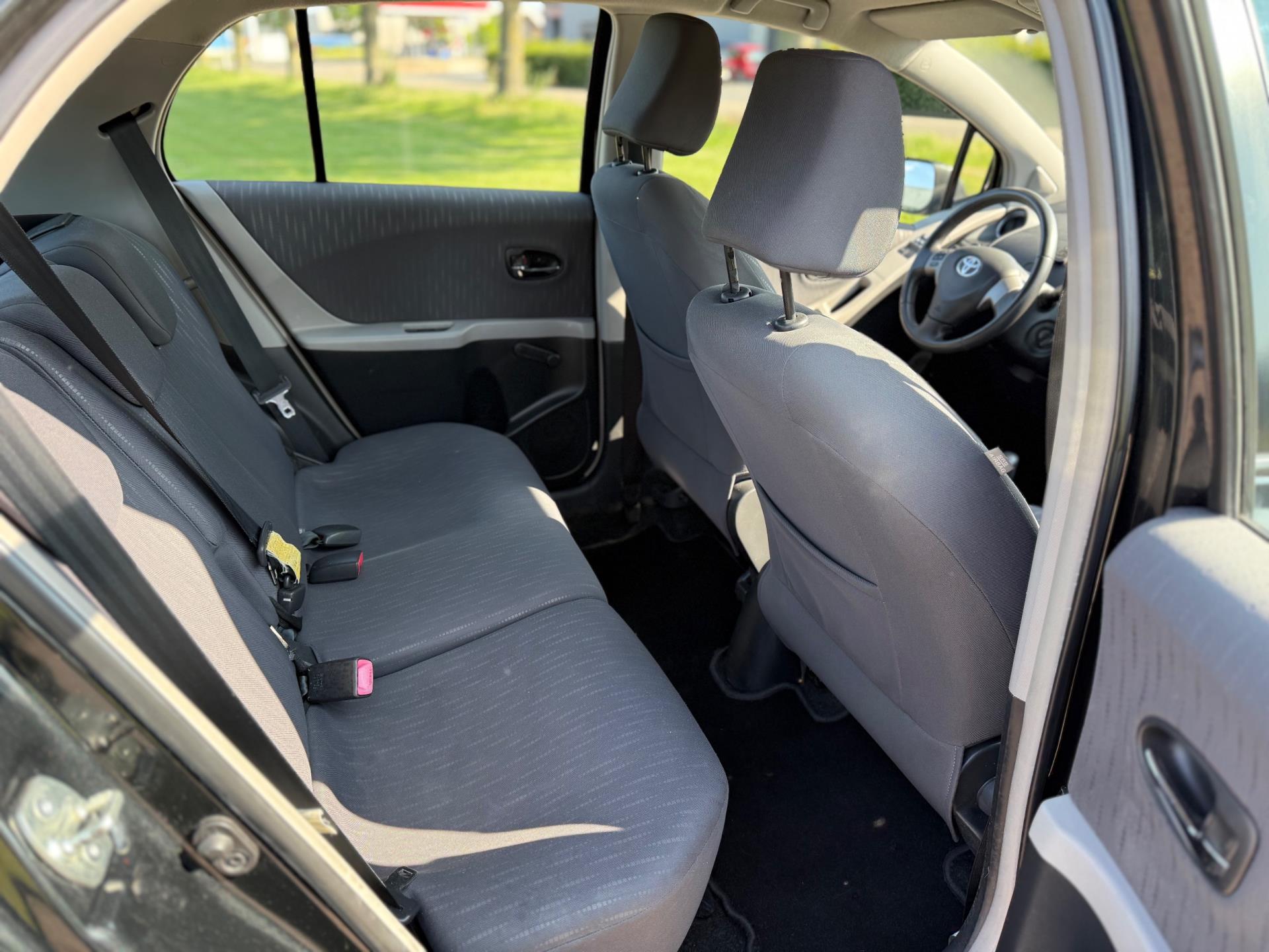 toyota-yaris-image9.jpg