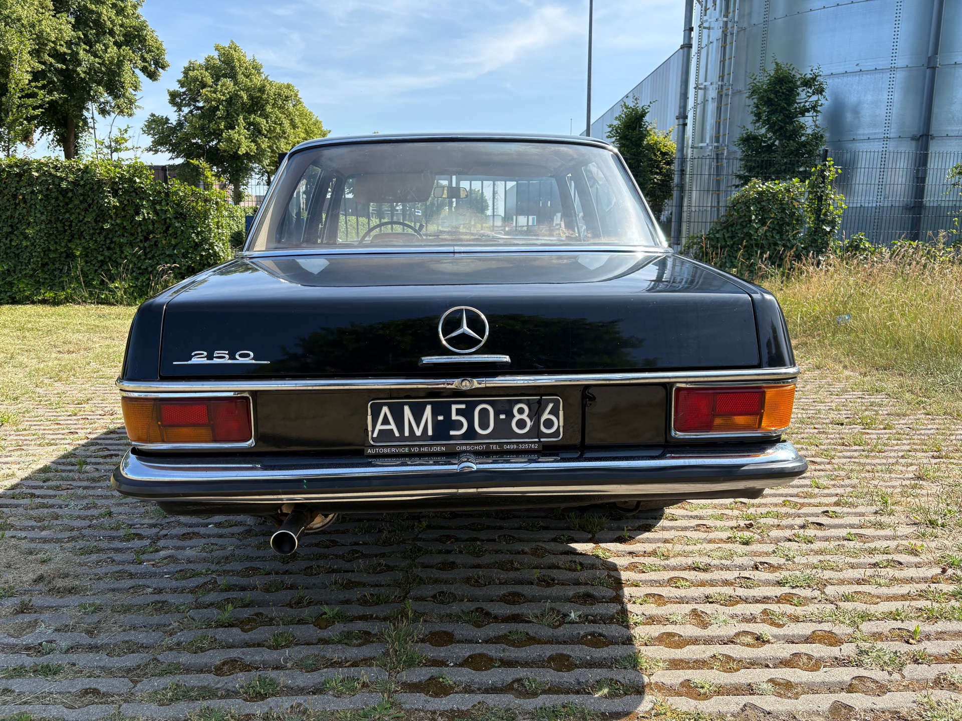 mercedes-benz-200-serie-image3.jpg
