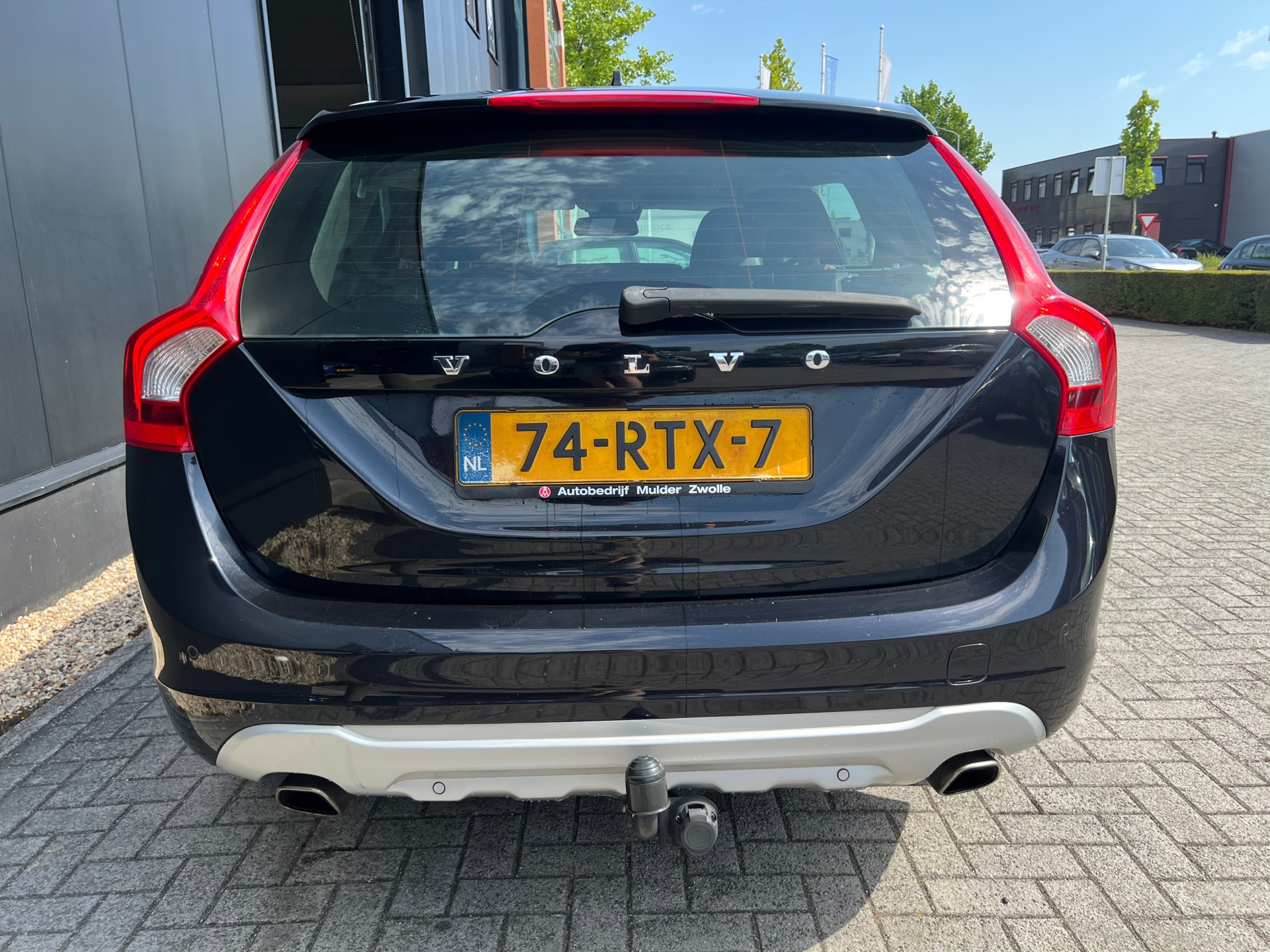 volvo-v60-image5.jpg