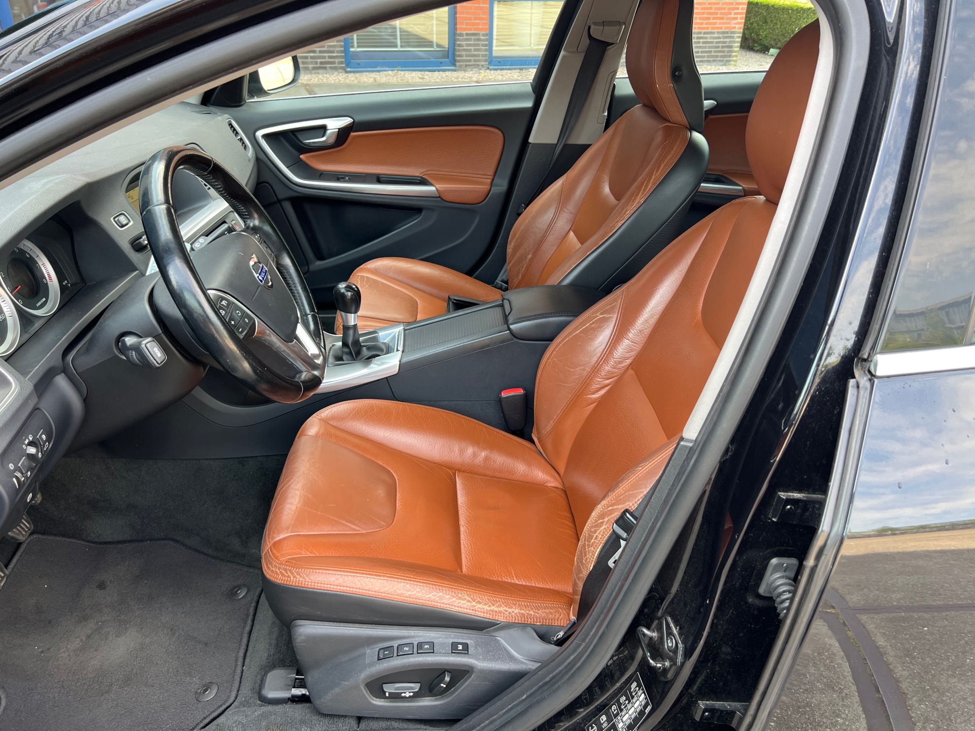 volvo-v60-image7.jpg