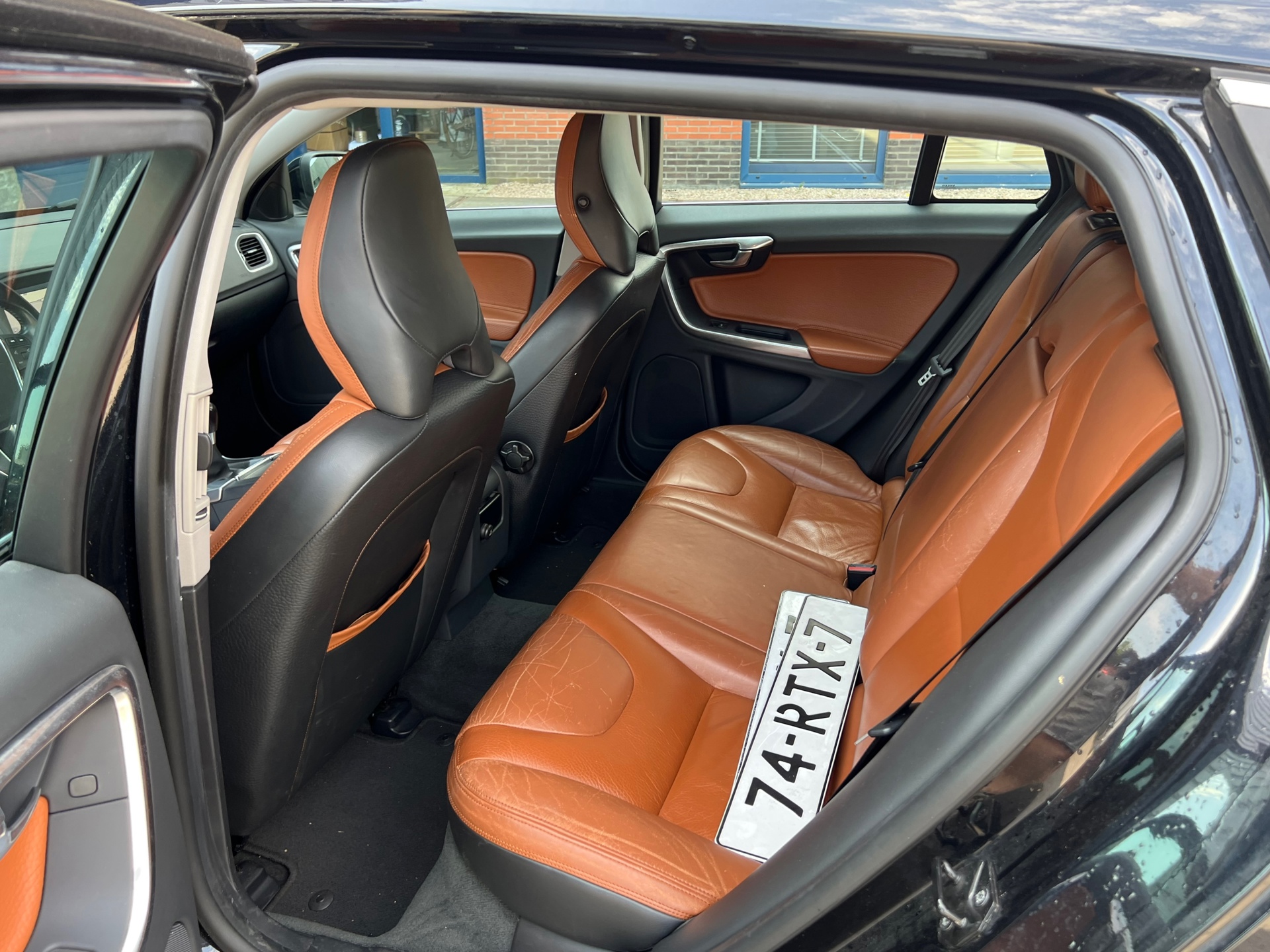 volvo-v60-image9.jpg