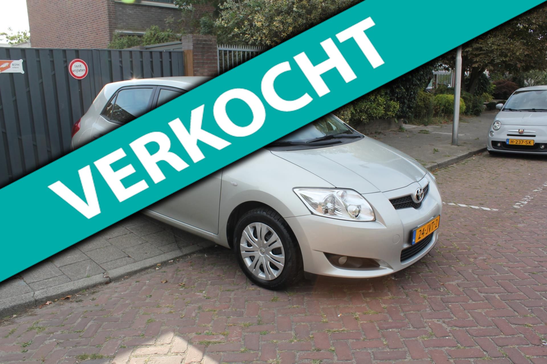 382584196/toyota-auris-image1.jpg