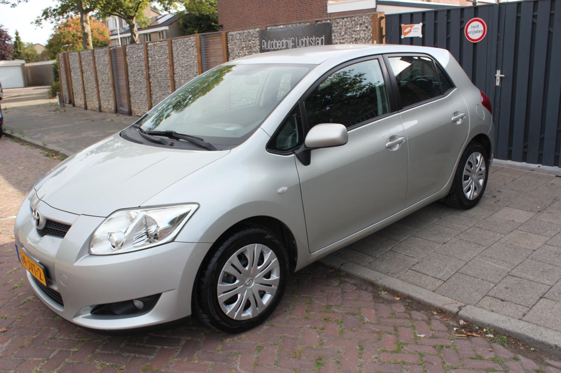 toyota-auris-image3.jpg