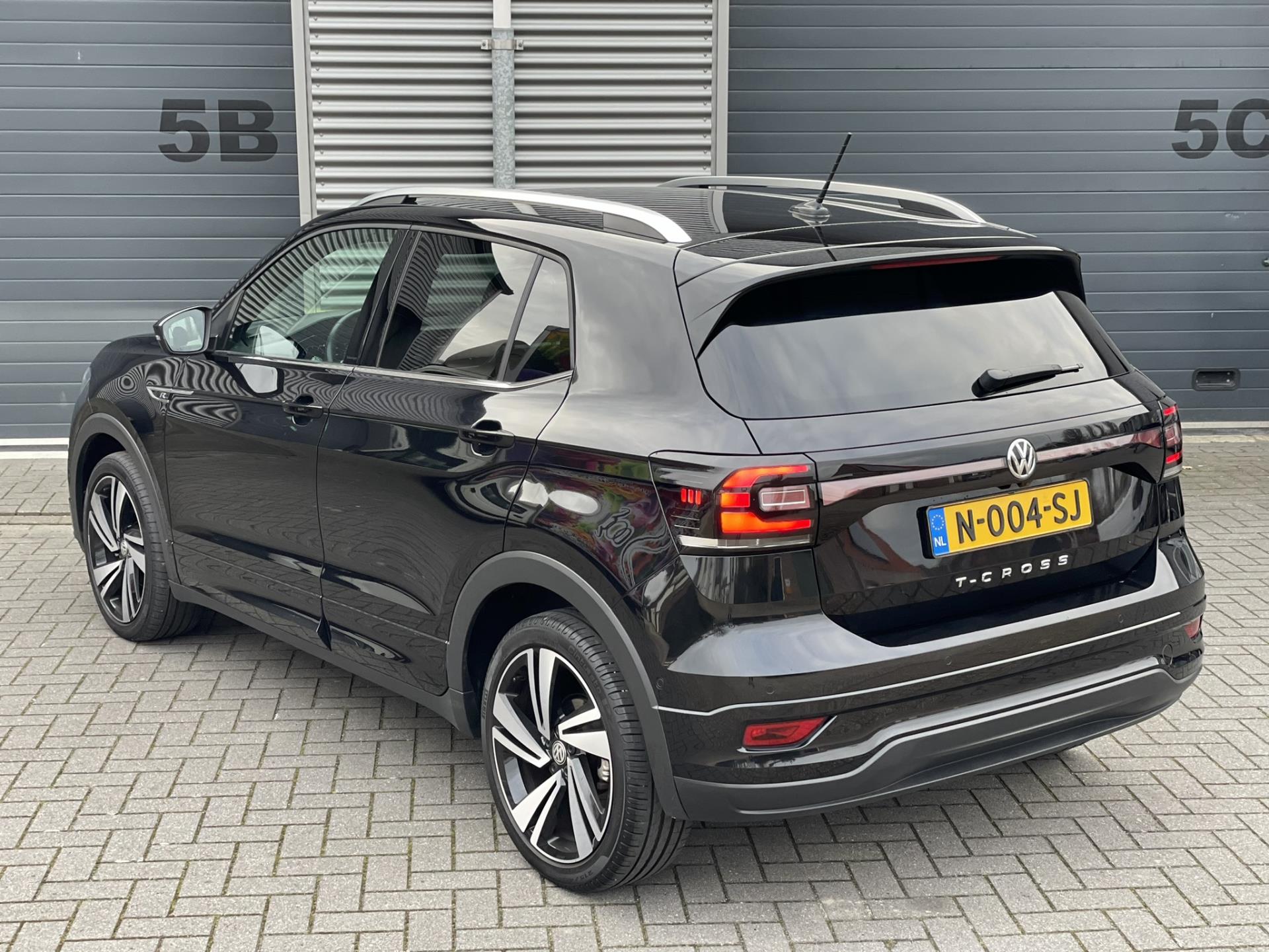 volkswagen-t-cross-image8.jpg