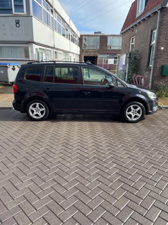 volkswagen-touran-image4.jpg