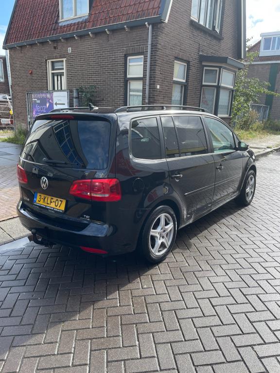 volkswagen-touran-image5.jpg