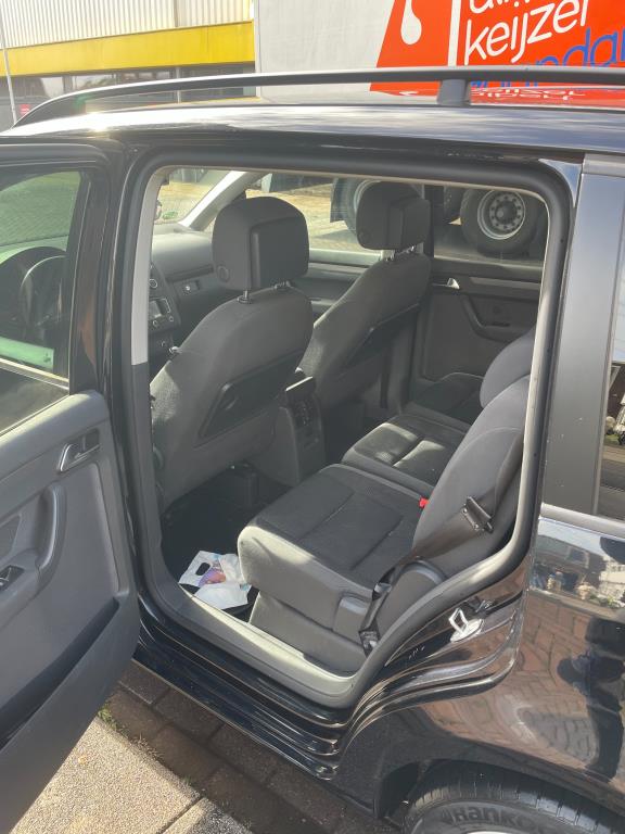volkswagen-touran-image9.jpg
