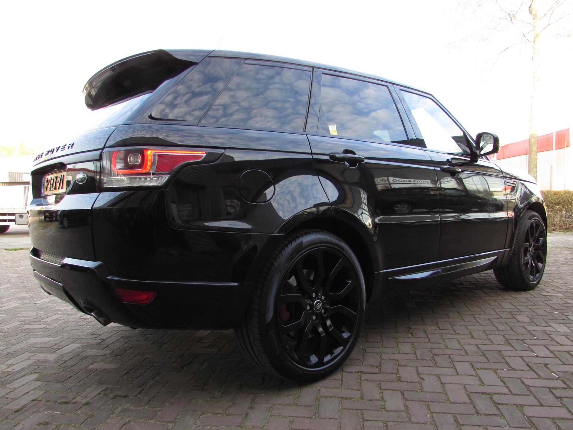 land-rover-range-rover-sport-image8.jpg