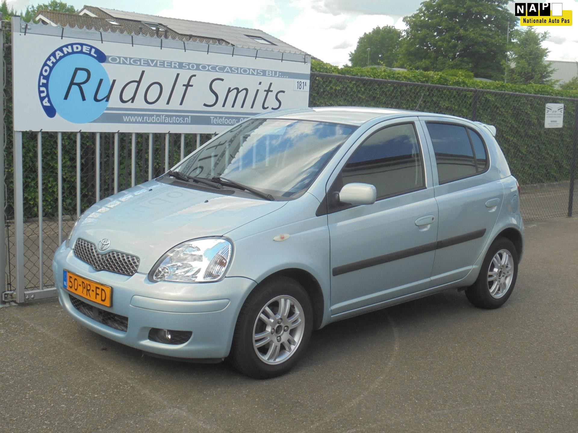 389694848/toyota-yaris-image1.jpg
