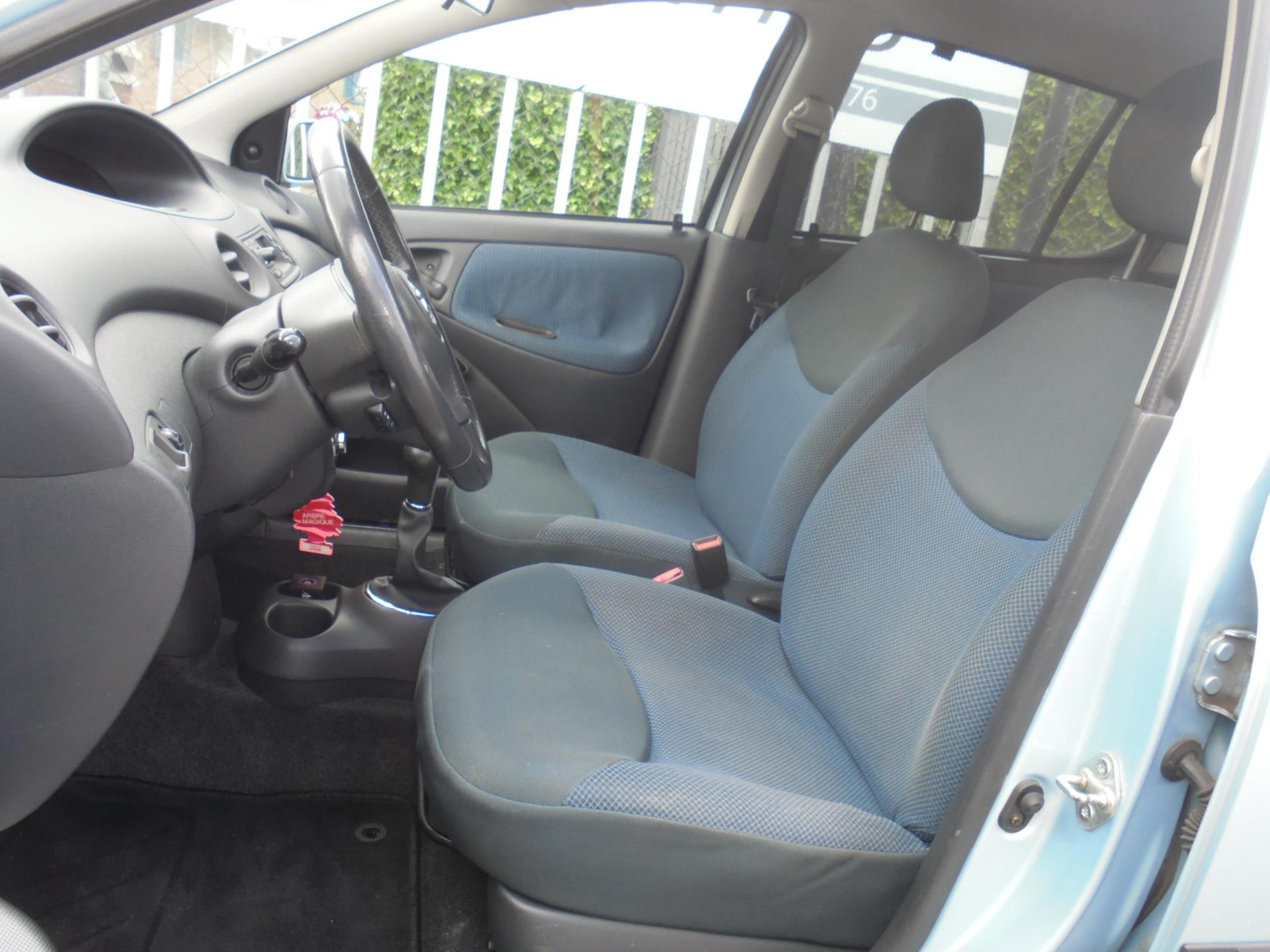 toyota-yaris-image5.jpg