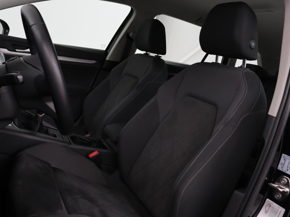 volkswagen-golf-variant-image5.jpg