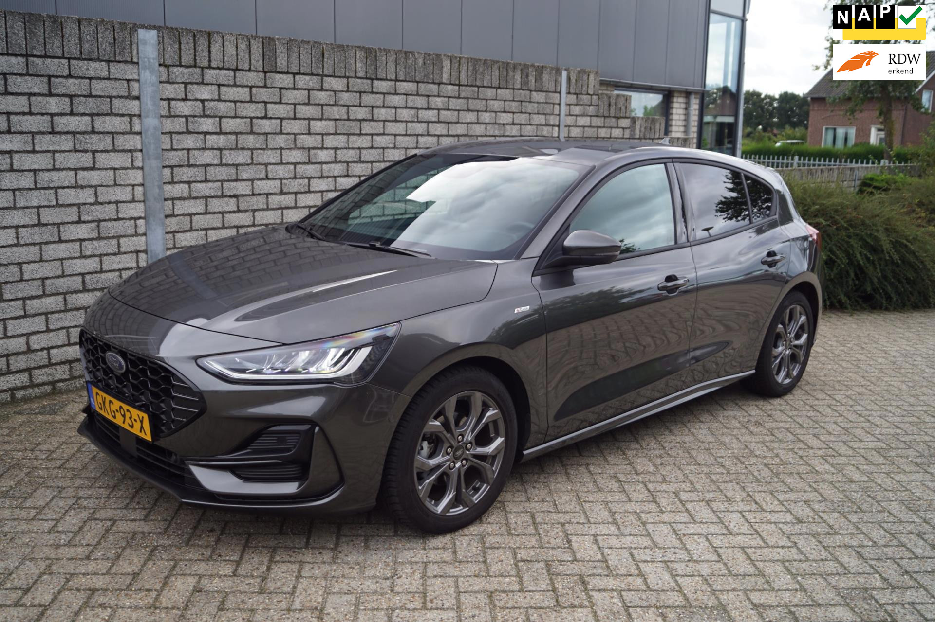 390654812/ford-focus-image1.jpg